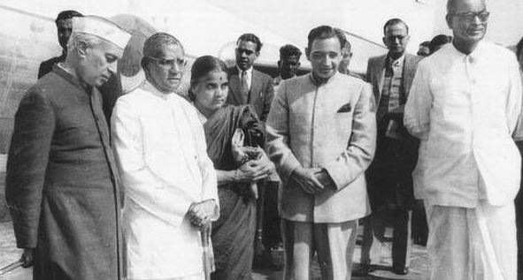 cd deshmukh with nehru and wife durgabai
